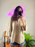 TENSIONE IN <br>  Camicia morbida con collana