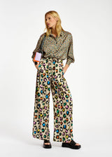 Essentiel Antwerp <br>Pantaloni beige a gamba larga con stampa leopardata multicolor